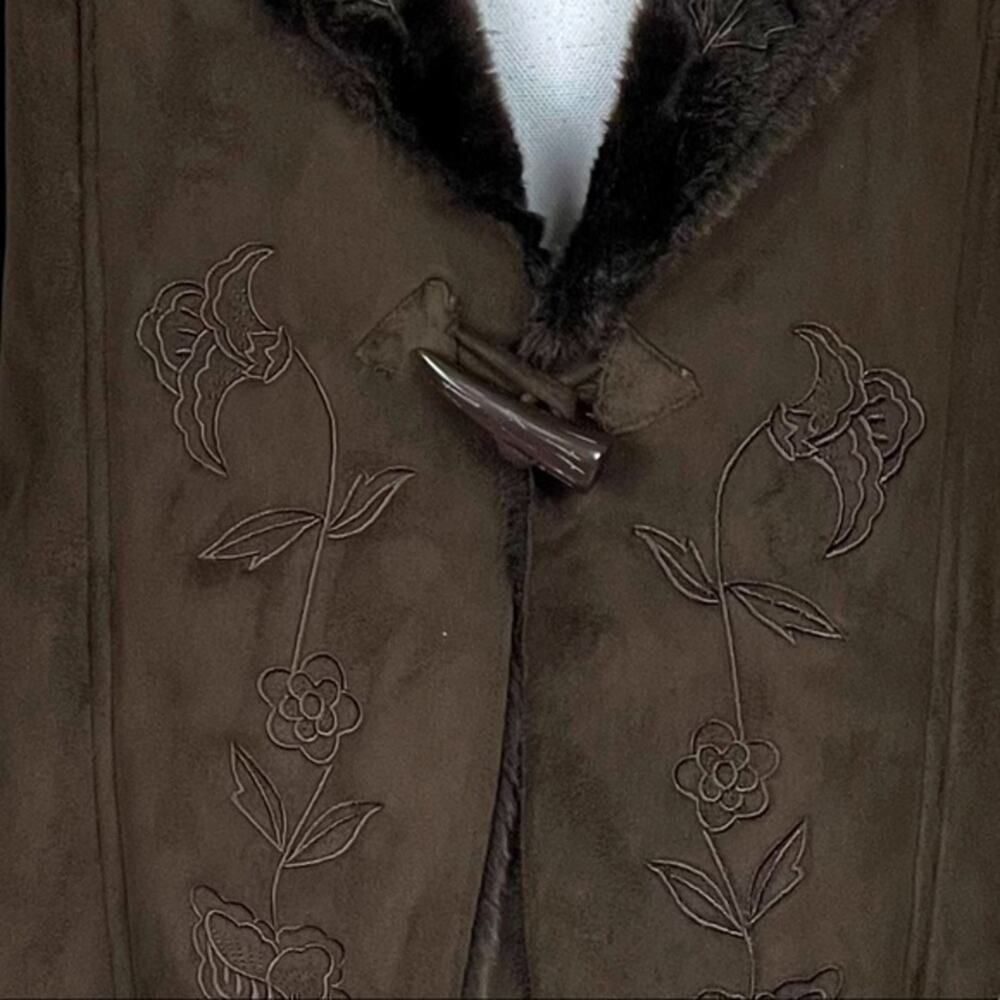 Essentials by Milano Vegan Suede & Fur Embroidered CowGirl Coat NWOT Size L - Picture 3 of 12